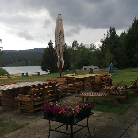 Penzion Tomy Na Plazi Hotell Frymburk Exteriör bild