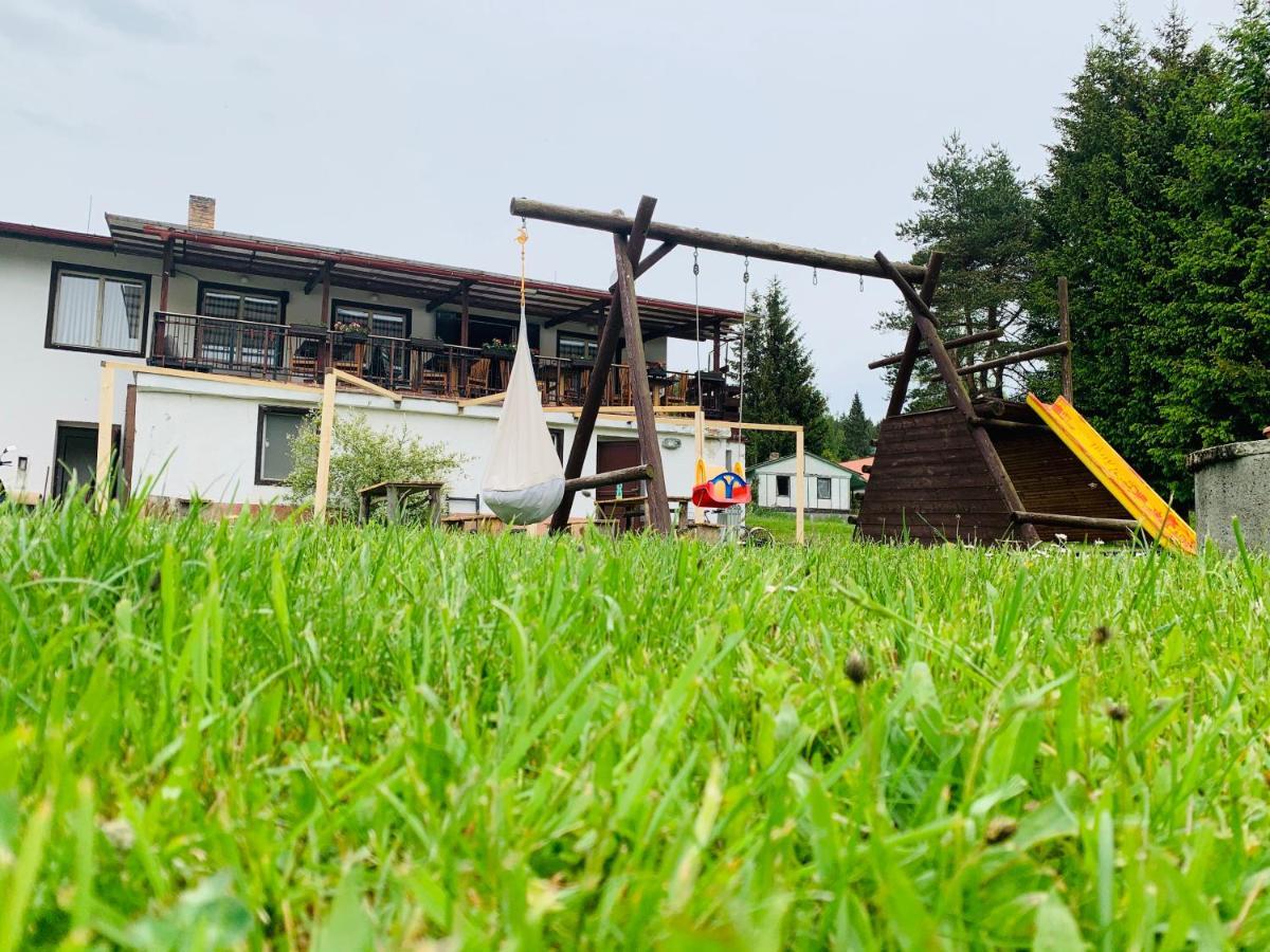 Penzion Tomy Na Plazi Hotell Frymburk Exteriör bild