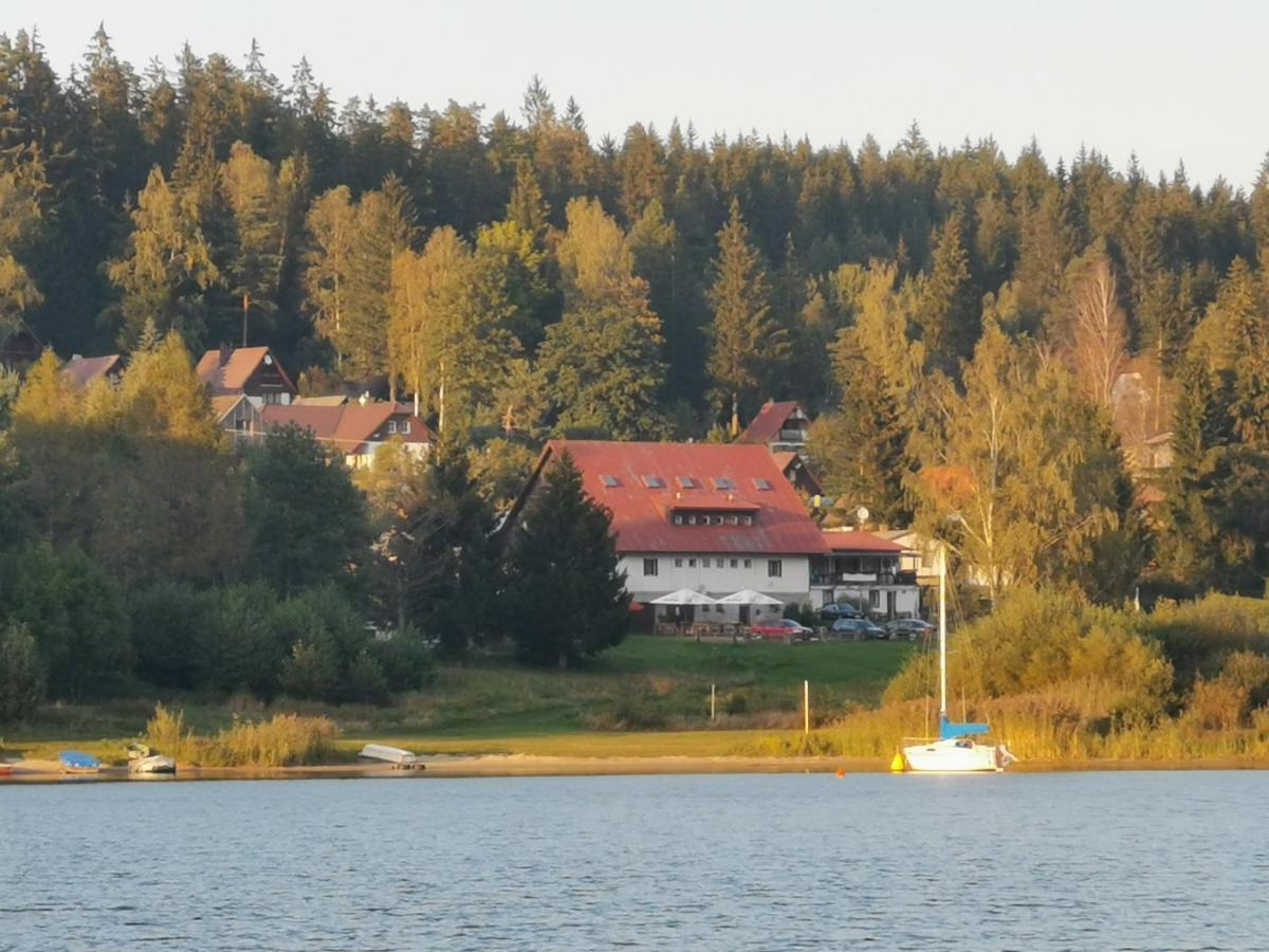 Penzion Tomy Na Plazi Hotell Frymburk Exteriör bild