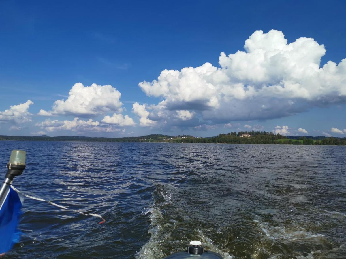 Penzion Tomy Na Plazi Hotell Frymburk Exteriör bild