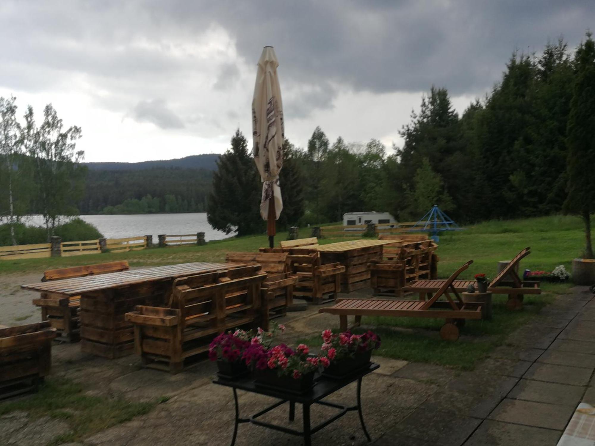 Penzion Tomy Na Plazi Hotell Frymburk Exteriör bild