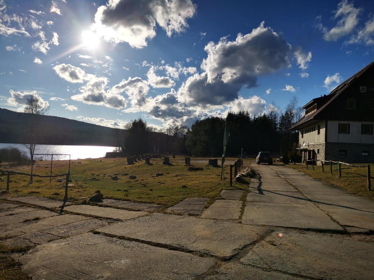 Penzion Tomy Na Plazi Hotell Frymburk Exteriör bild