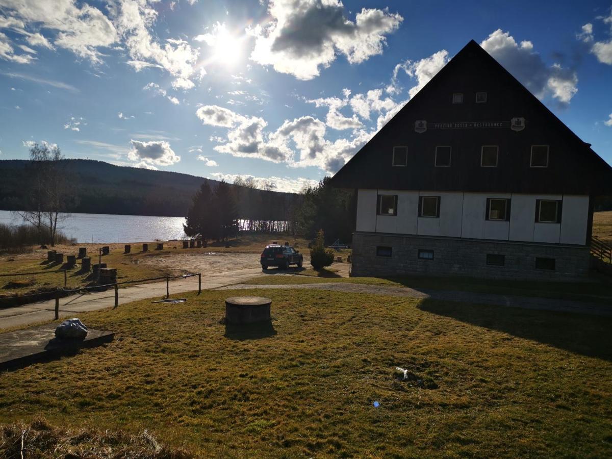 Penzion Tomy Na Plazi Hotell Frymburk Exteriör bild