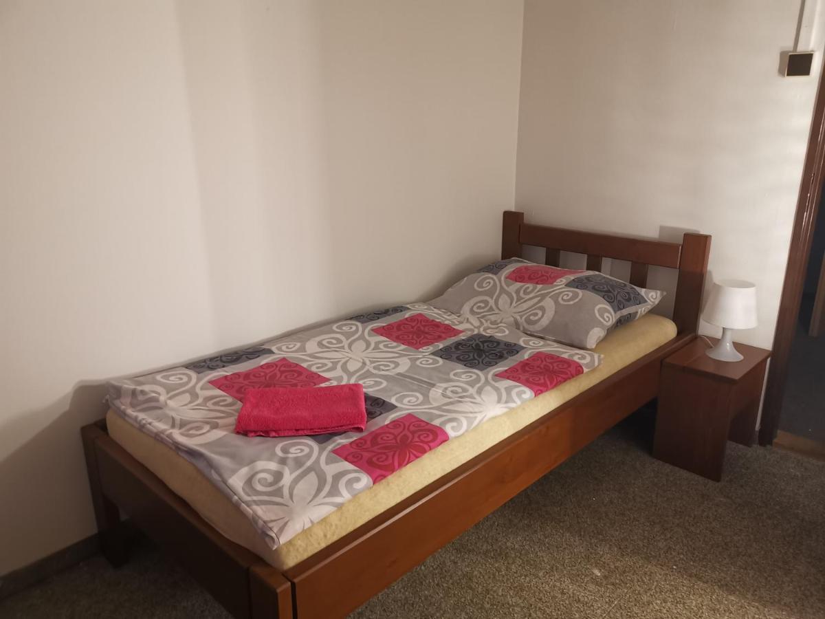 Penzion Tomy Na Plazi Hotell Frymburk Exteriör bild