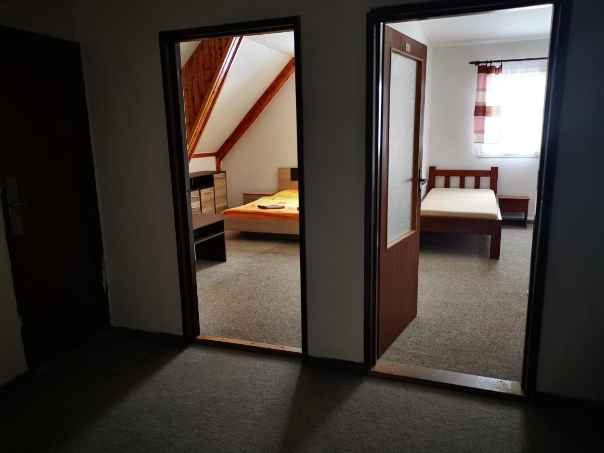 Penzion Tomy Na Plazi Hotell Frymburk Exteriör bild