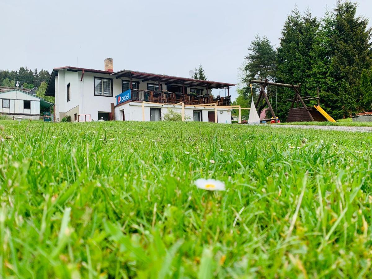 Penzion Tomy Na Plazi Hotell Frymburk Exteriör bild