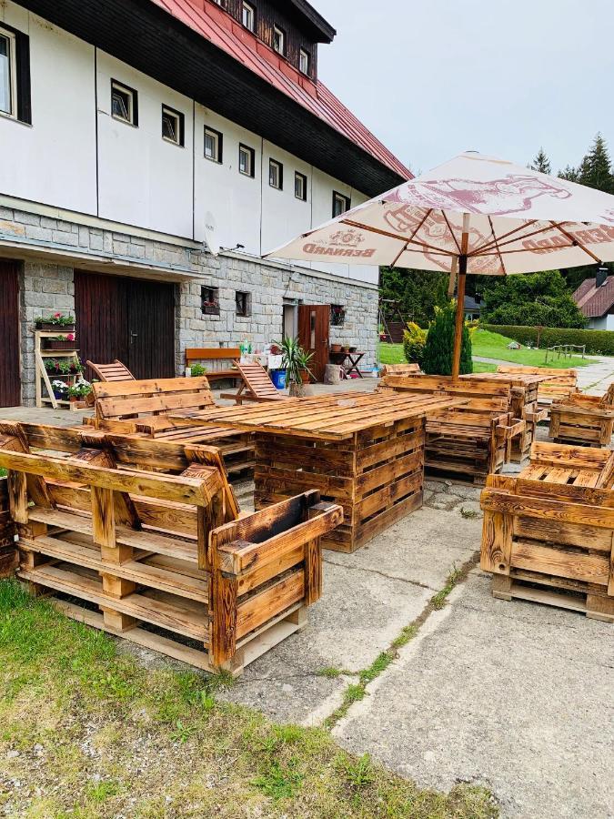 Penzion Tomy Na Plazi Hotell Frymburk Exteriör bild